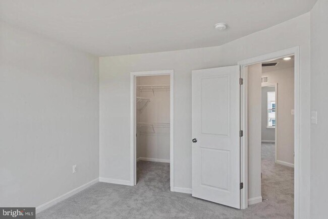 Building Photo - 51 Arsberg Dr