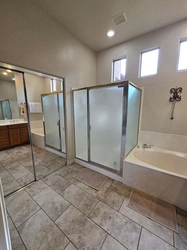 Building Photo - Furnished, Long-Term Rental Minimum 6 months rental.