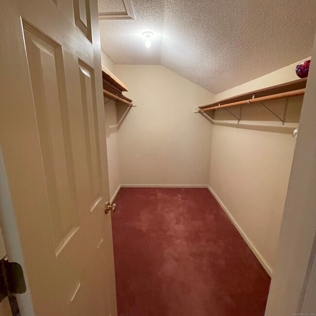 Building Photo - 697 South End Rd