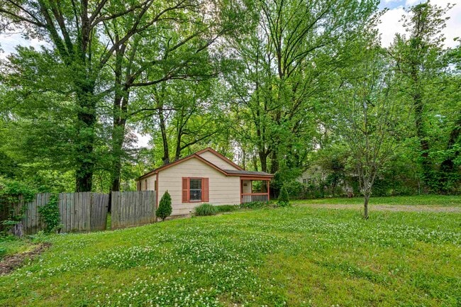 Building Photo - 3066 Redbud Rd