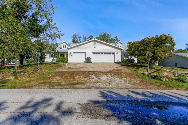 Primary Photo - 707 E Brick St