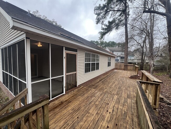 Building Photo - 204 Hawkridge Pl