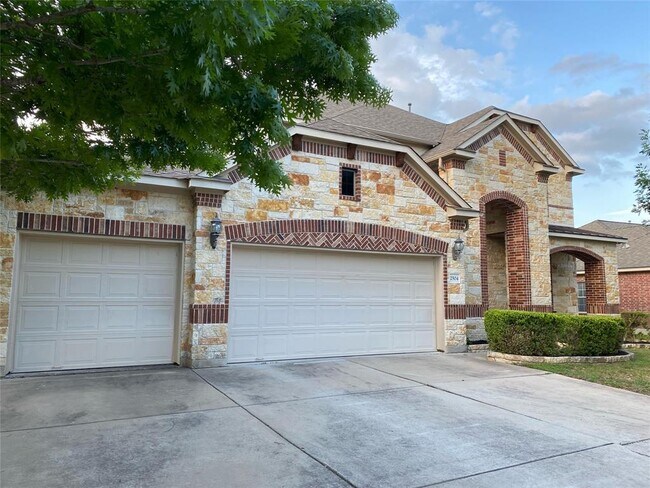 Building Photo - 2504 Speidel Dr