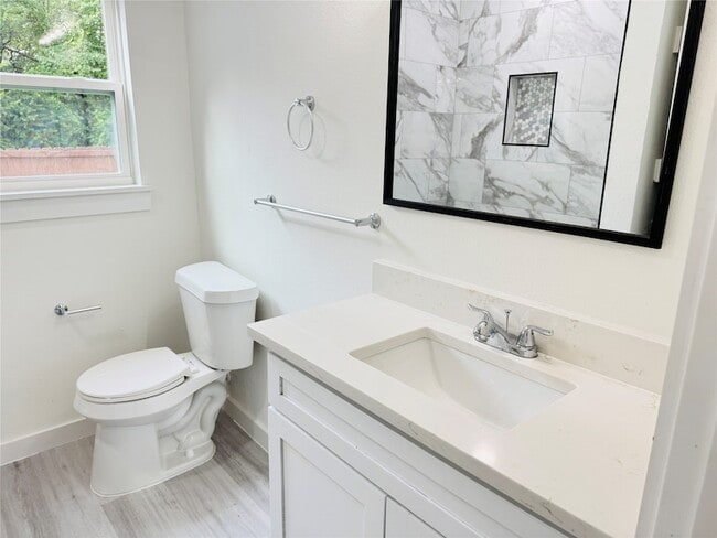 Building Photo - 1264 Cedar Haven Ave