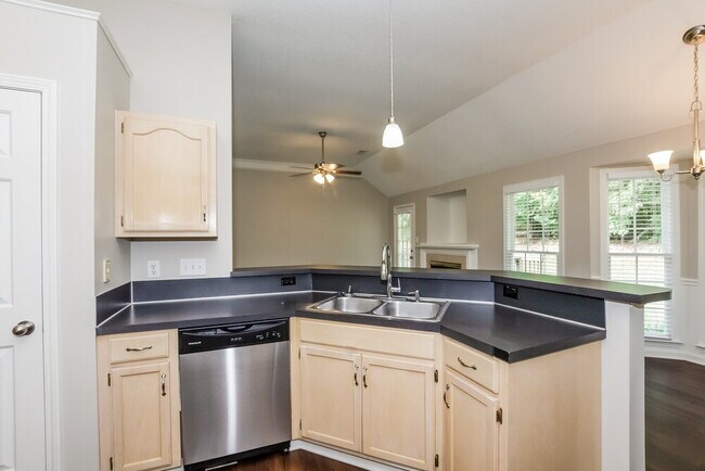 Building Photo - 11621 Long Forest Dr