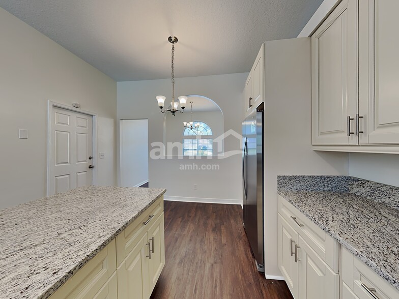 Building Photo - 11373 Chapelgate Ln