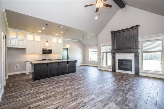 Building Photo - 4 Bedroom Home with Upstairs Bonus room in Edmond