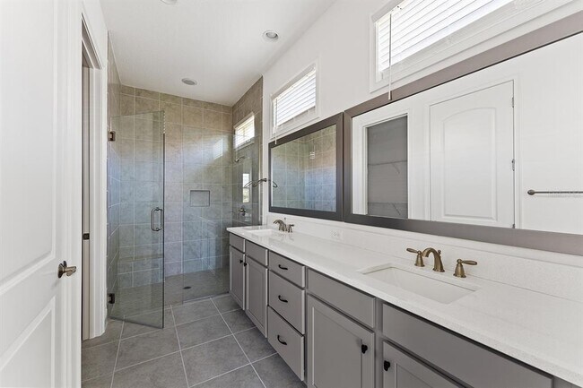 Building Photo - 9732 Bucklow Hill Dr