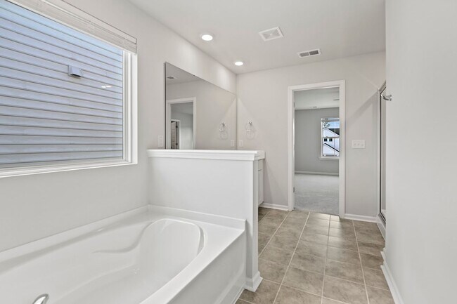 Building Photo - 3 Bedroom, 2.5 Bathroom Home in Summers Corner - Summerville