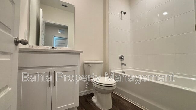 Building Photo - 1676 Hummingbird Rd