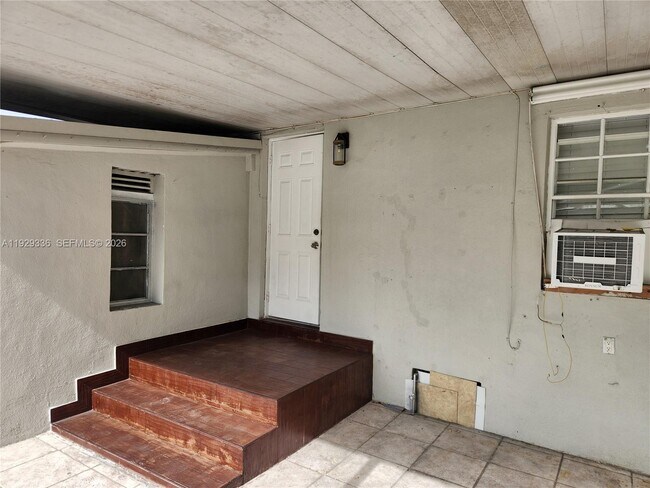 Building Photo - 342 E 46th St