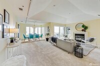 Building Photo - 523 Green Ridge Dr