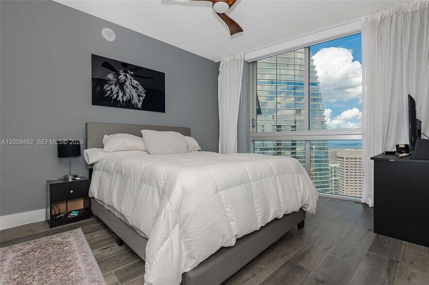 Building Photo - 465 Brickell Ave