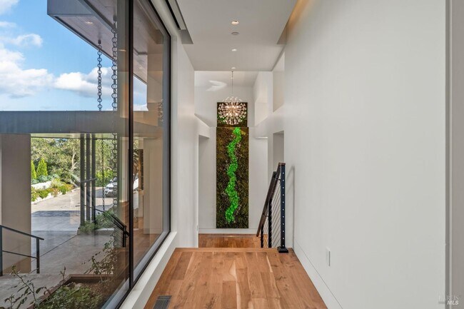 Building Photo - 663 Montecito Blvd