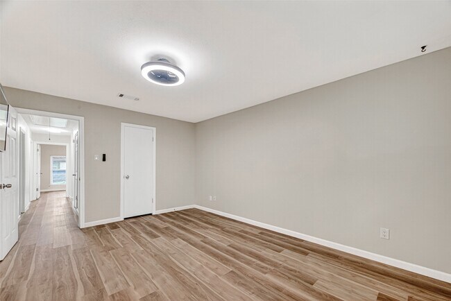Building Photo - 25503 Foxbriar Ln