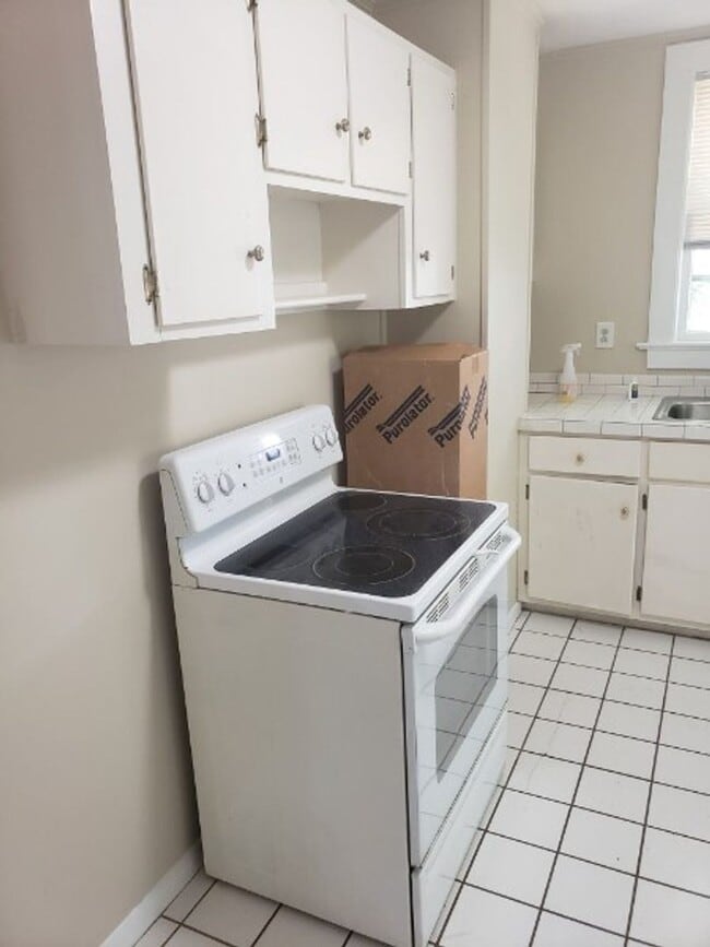 Building Photo - 3 br, 1 bath House - 4678 O'Hear Avenue