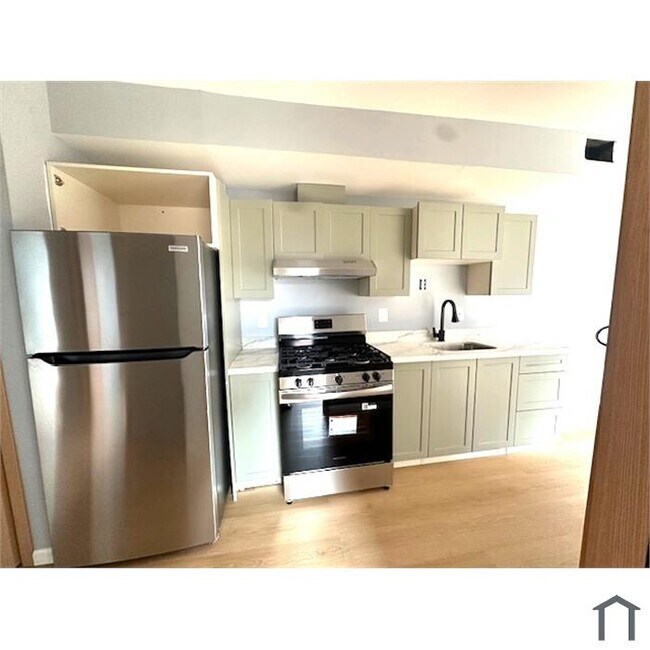 Interior Photo - 4936 Nash St NE