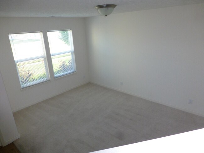 Building Photo - 3210 Fleming Dr