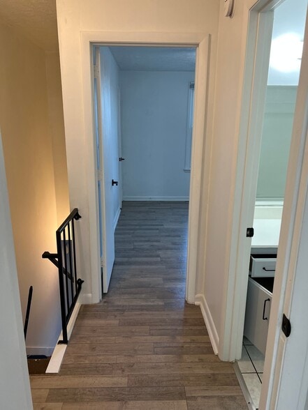 Building Photo - 1008 Hickory Hill Ln