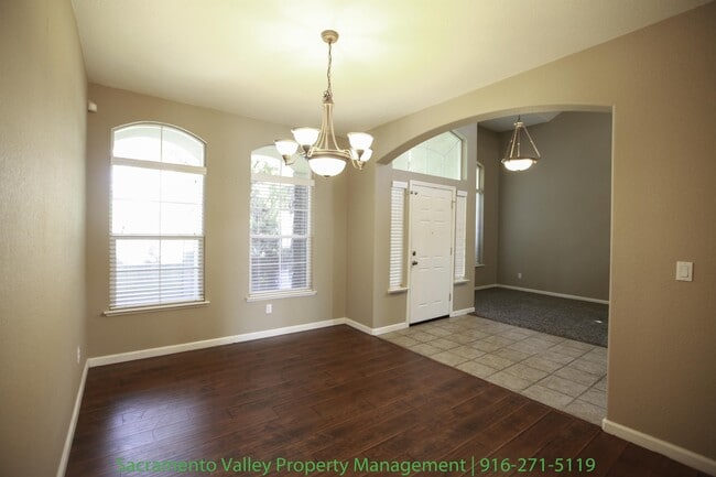 Building Photo - 2400 Snowy Egret Ct