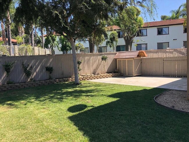 Building Photo - 402 Ferrara Way