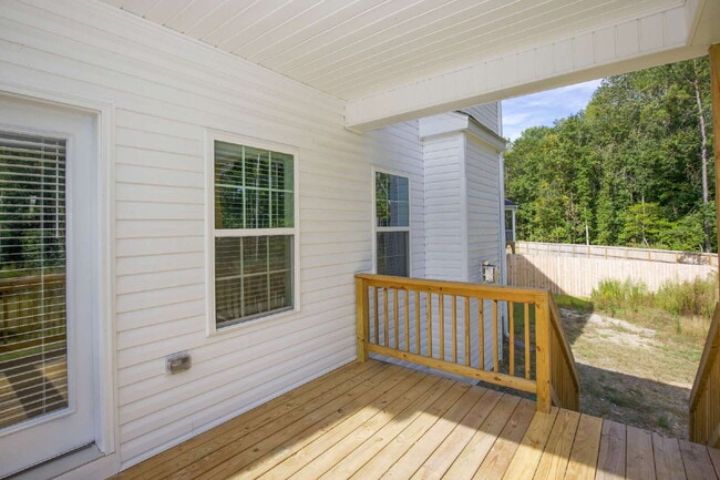 Building Photo - 1170 Camellia Dr