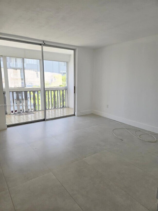 Building Photo - 1475 NE 125th Terrace