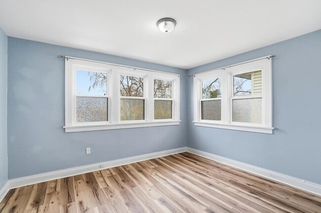 Building Photo - 212 E Hudson St