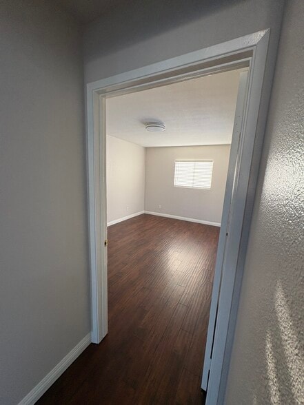 Building Photo - 29957 Oakbridge Dr