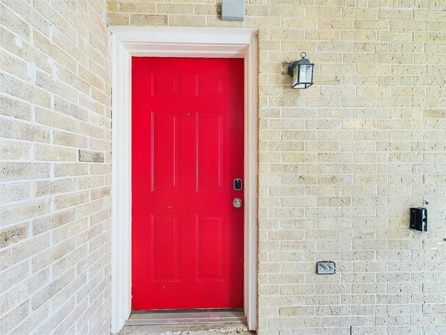 Building Photo - 2104 Cullen Ave