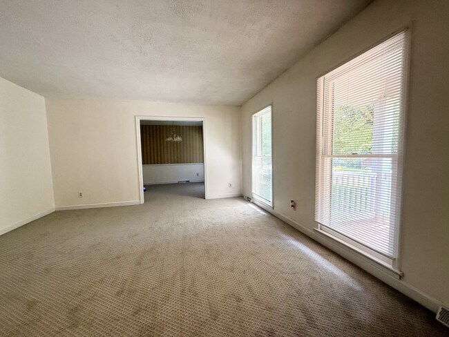 Building Photo - 7008 Crossridge Rd