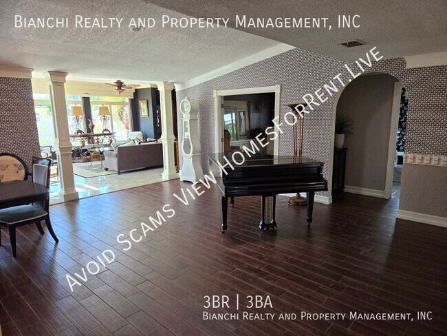 Building Photo - 1132 Ridge Dr
