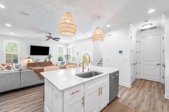 Building Photo - 229 Windrow Way