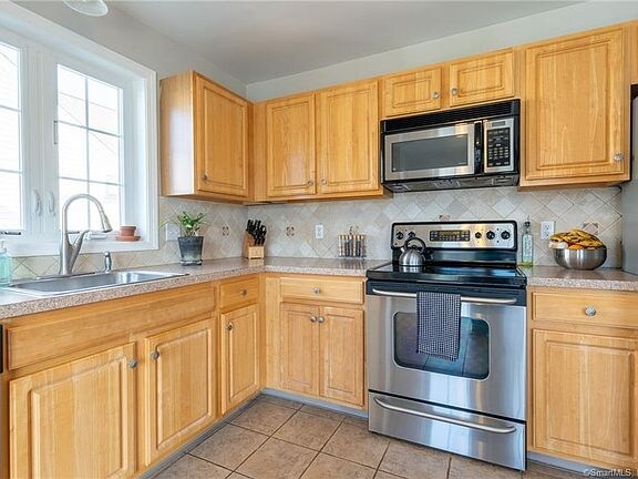 Building Photo - 50 Hidden Pines Cir