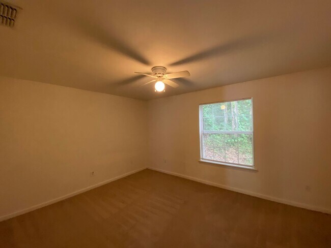 Building Photo - 1081 Solana Ave
