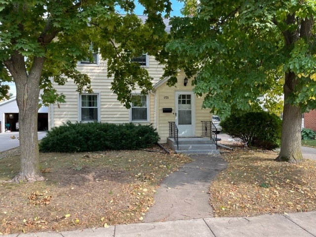 Primary Photo - 1721 Coolidge Ct
