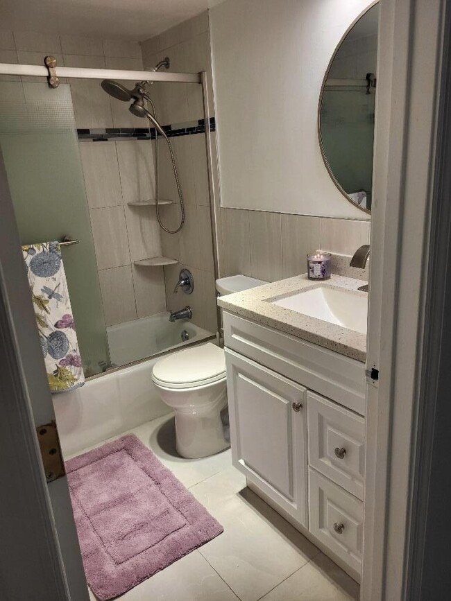 Building Photo - 550 Bayshore Dr