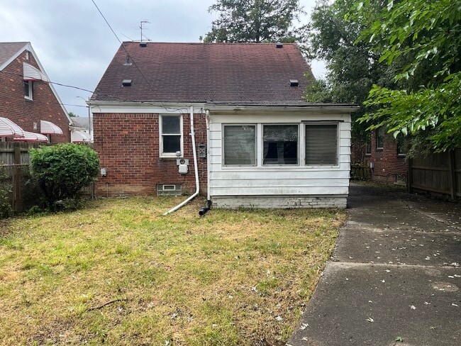 Building Photo - 16045 Edmore Dr