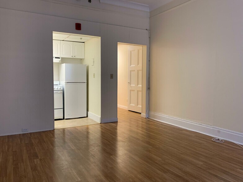 Building Photo - 62 Boylston St