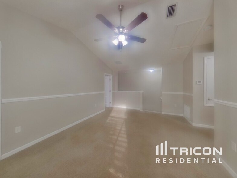 Building Photo - 11712 Colony Lakes Blvd