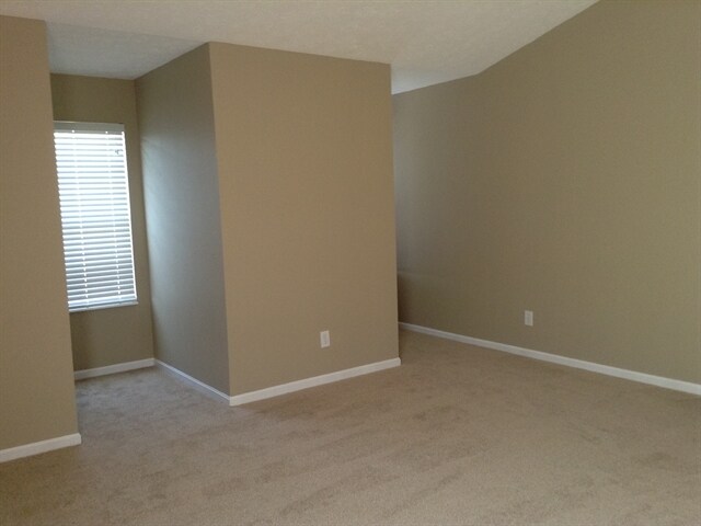 Building Photo - 684 Linden Creek