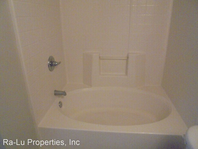 Building Photo - 2 br, 2.5 bath House - 110 Humberside Dr.