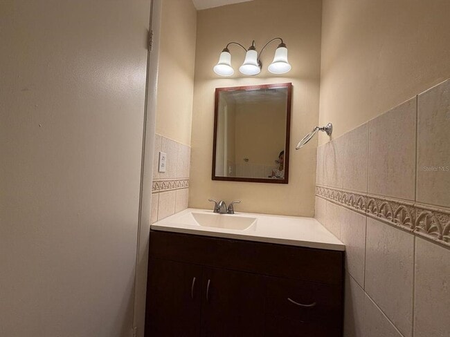 Building Photo - 7501 Gallineta Ct