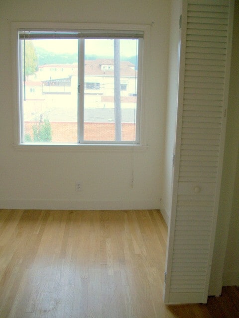Building Photo - An excellent location on California at Uni...