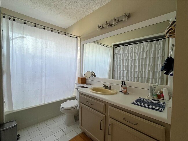 Building Photo - 1411 Gracy Farms Ln