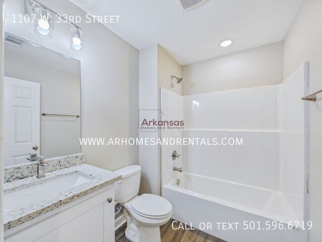 Building Photo - 1107 W 33rd St