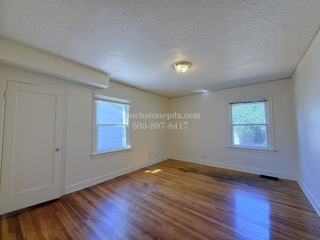 Building Photo - 1401 SE 130th Ave