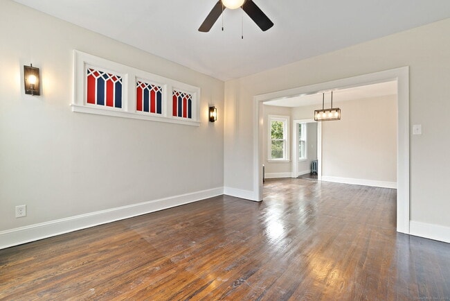 Building Photo - 279 Linwood St