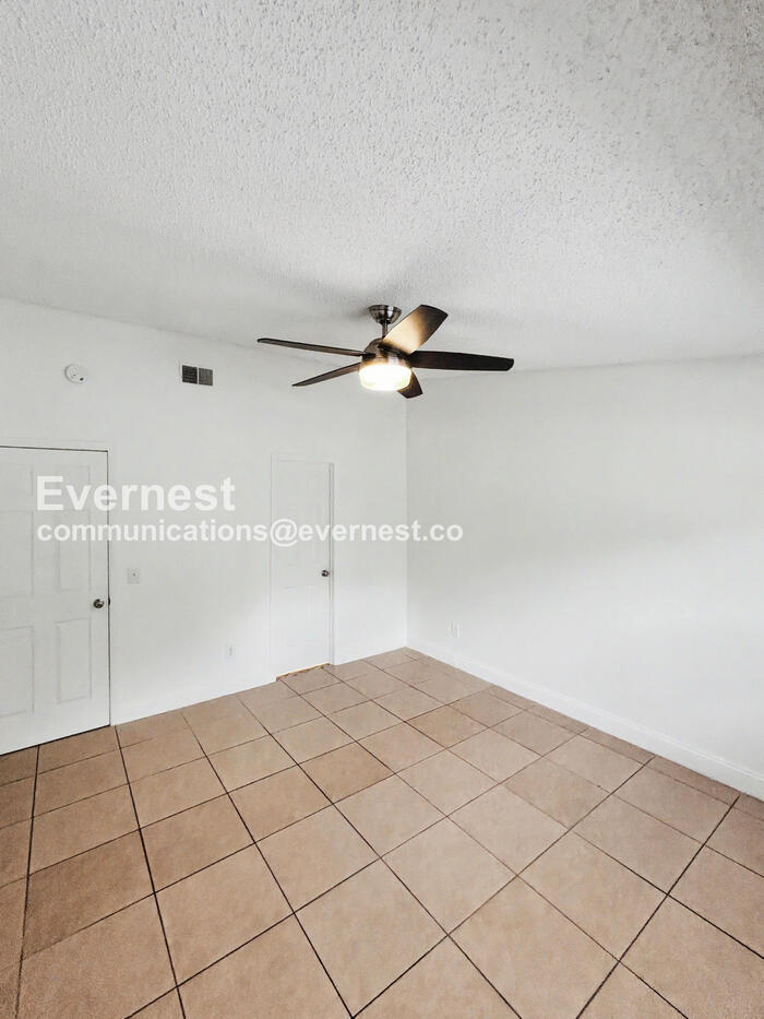 Building Photo - 3436 Sunrise Villas Ct N