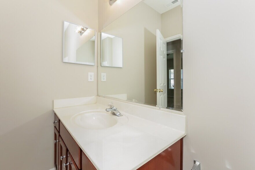 Building Photo - 11428 Lamoille Ln